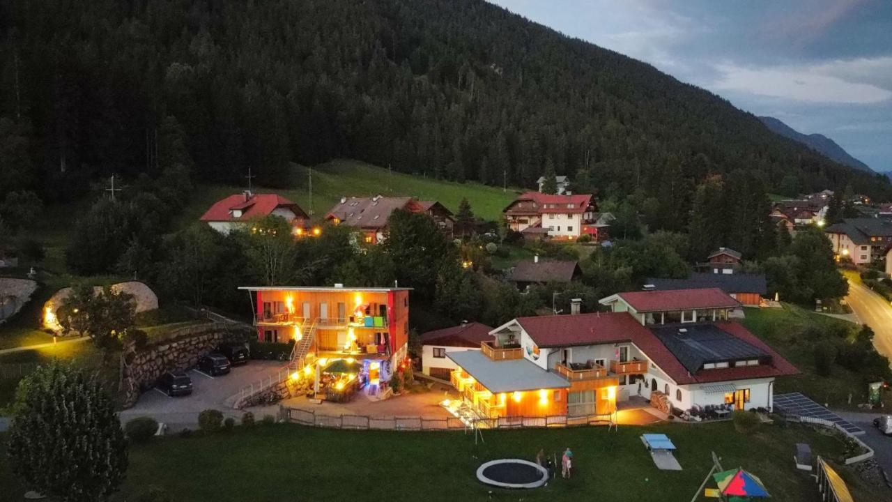 Erdhaeuser Und Apartments Mit Seeblick Und Alleinlage Weissensee Exteriör bild